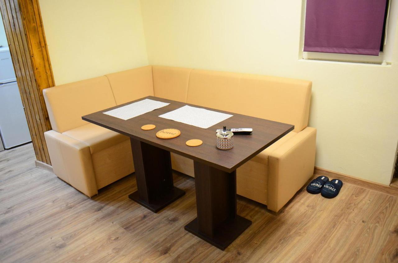 Private Apartment In The City Centre. Oradea Eksteriør billede