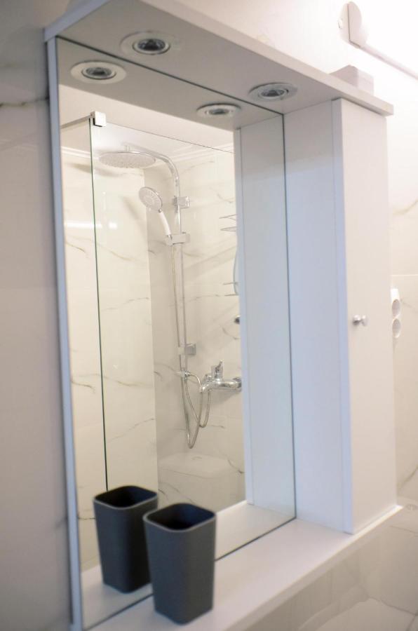 Private Apartment In The City Centre. Oradea Eksteriør billede