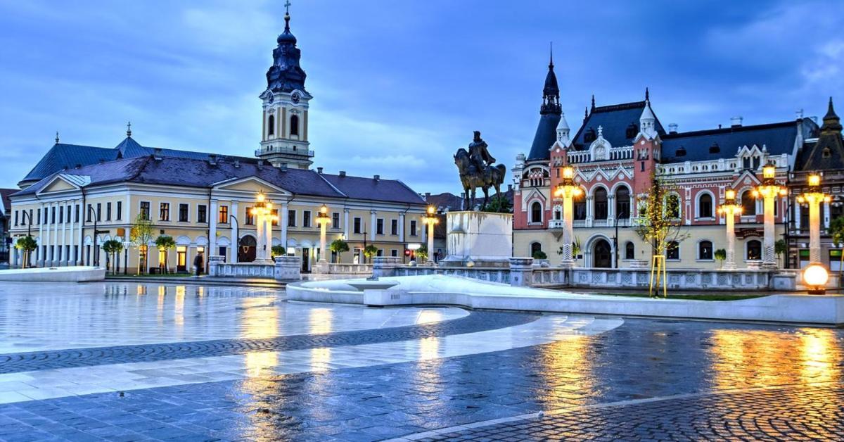 Private Apartment In The City Centre. Oradea Eksteriør billede
